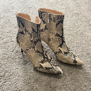 Schutz Snakeskin Embossed Leather Ankle Boots Pointed Toe Kitten Heel Beige 5.5B